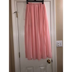 Pink pleated skirt:)